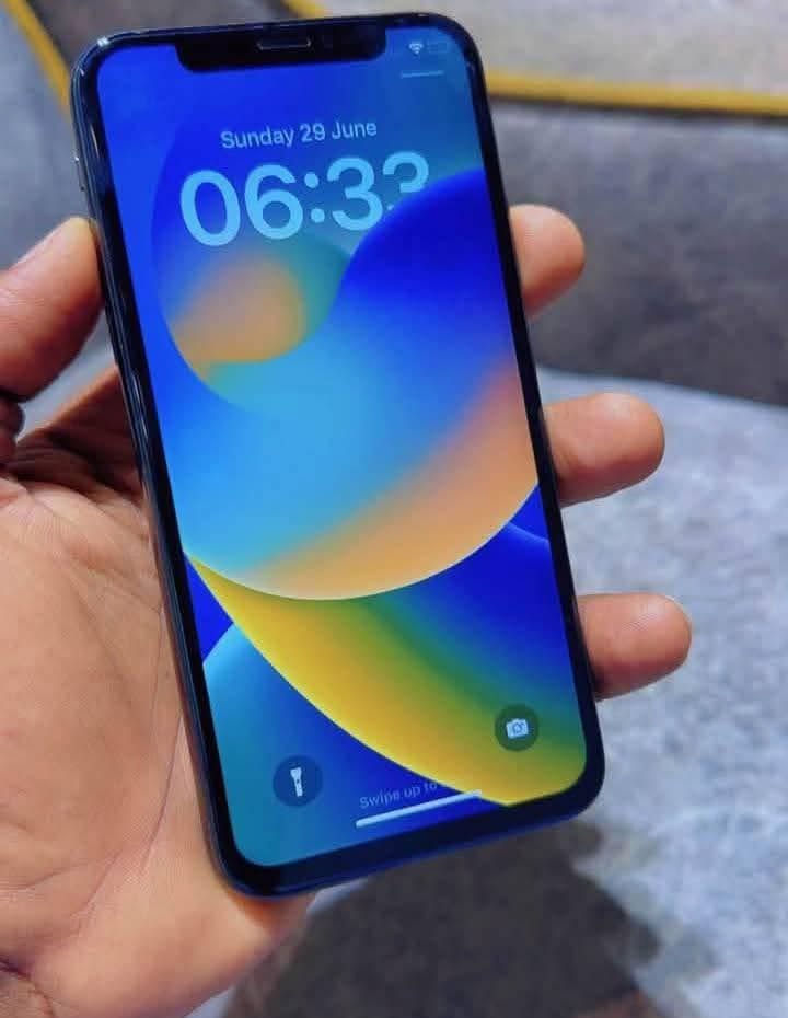 A picture of Iphone x