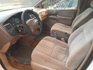 A picture of TOYOTA SIENNA 2000 MODEL