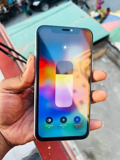 A picture of Iphone xr