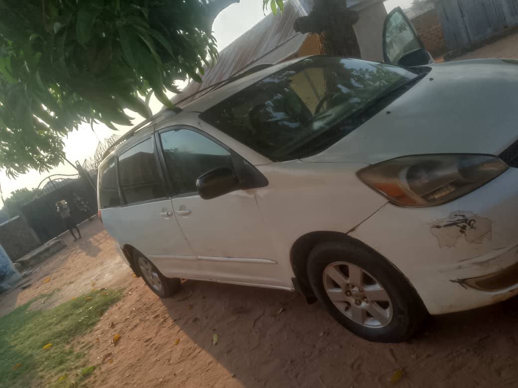 A picture of Toyota Sienna good condition