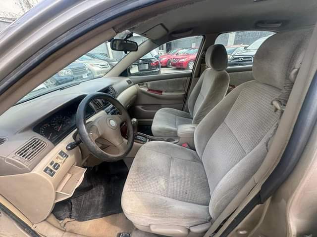 A picture of 2006 Toyota Corolla LE with tapping engine
