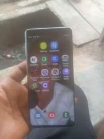A picture of Samsung Galaxy S10 Very Clean Some parts of the screen