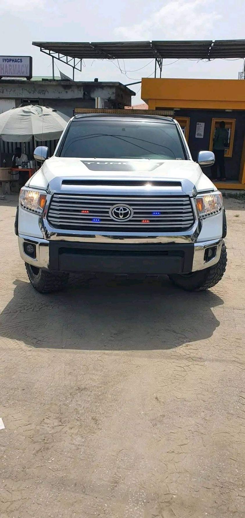 A picture of 2008 Toyota tundra