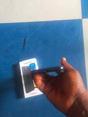 A picture of Samsung A14 also allow swap Samsung only