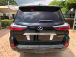 A picture of 2018 bulletproof Lexus LX570