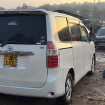 A picture of Toyota Noah