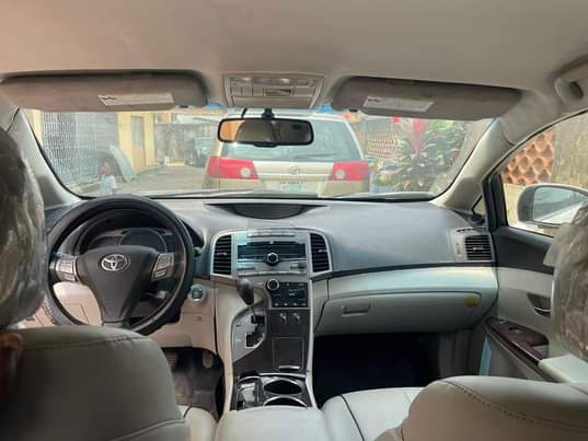 A picture of DISTRESS SALES DISTRESS SALES 2010 TOYOTA VENZA DIRECT TOKUNBO ACCIDENT