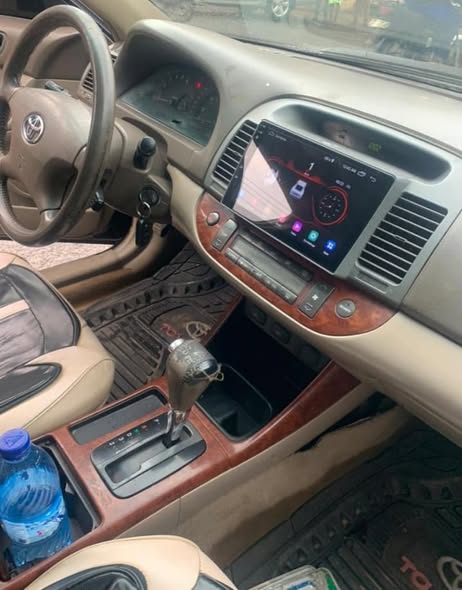 A picture of Toyota Camry 04 XLE v6