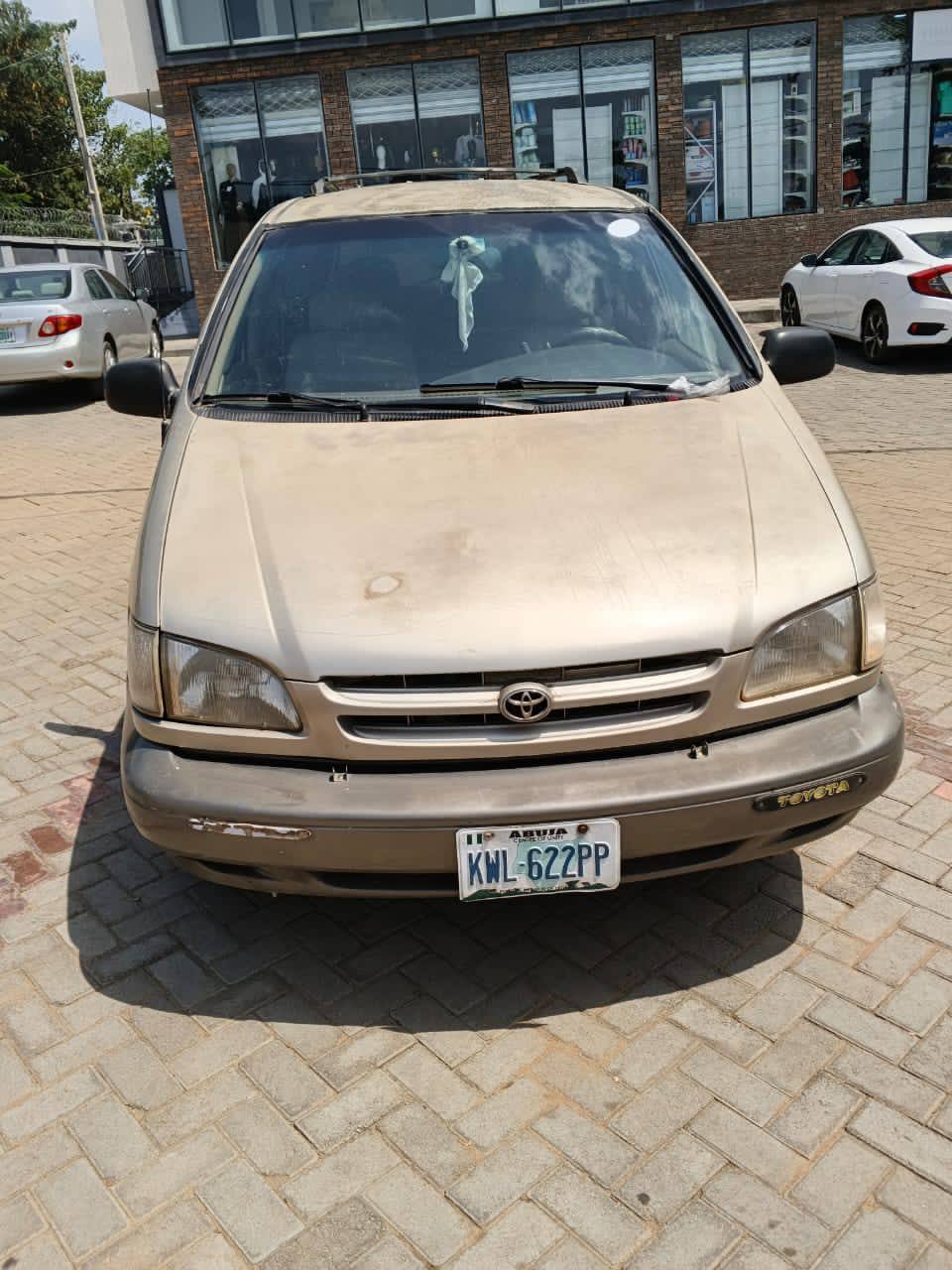 A picture of 2000 MODEL TOYOTA SIENNA
