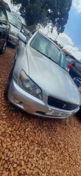 A picture of Toyota altteza UGX 14 500 000