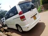 A picture of Toyota Noah 2006