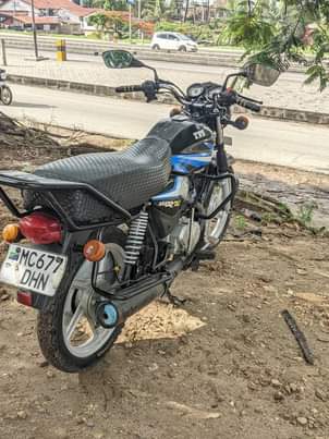 A picture of Tvs cc 125