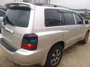 A picture of Toyota Highlander for sale engine and gear is ok Ac
