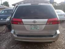 A picture of Toyota sienna