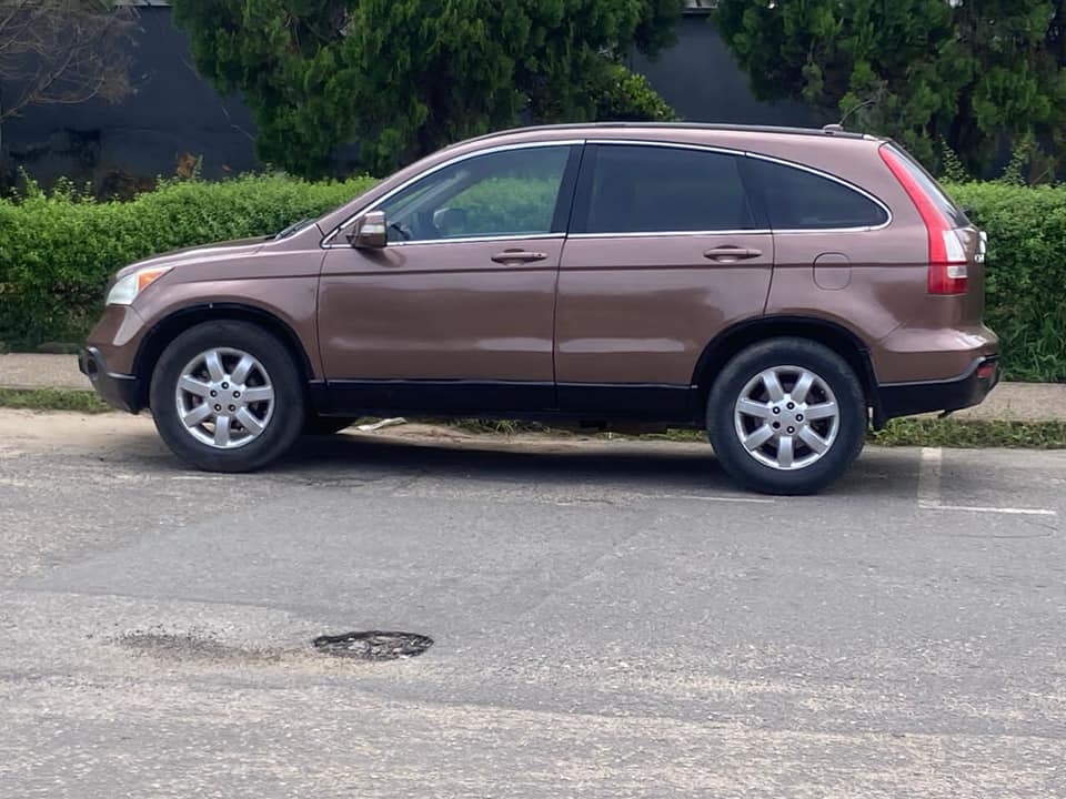 A picture of Honda CR V 2009