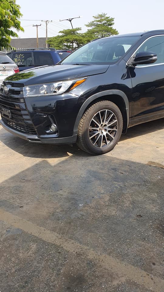 A picture of Toyota Highlander 017