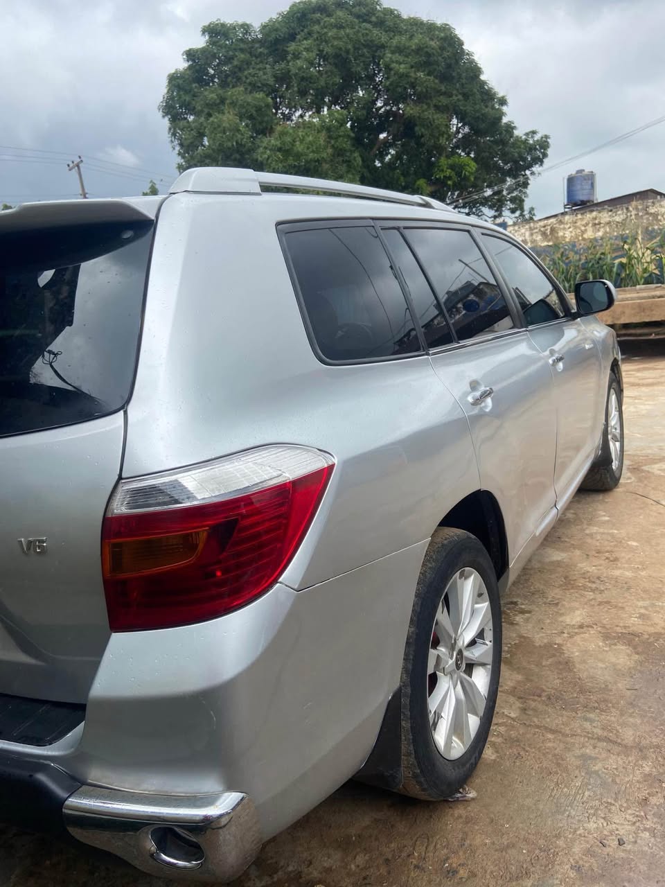 A picture of Clean 2010 highlander