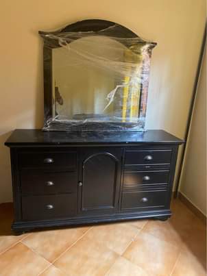A picture of used dressing mirror