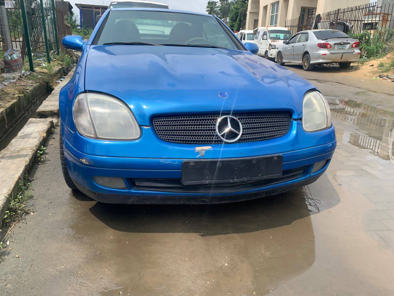 A picture of Mercedes Benz SLK 320...02 03 model