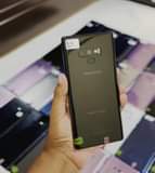 A picture of Samsung note 9