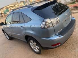 A picture of LEXUS RX330 2006