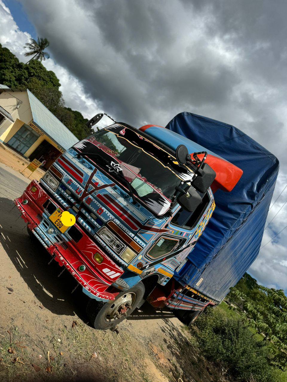 A picture of Mitsubishi Fuso Tandam