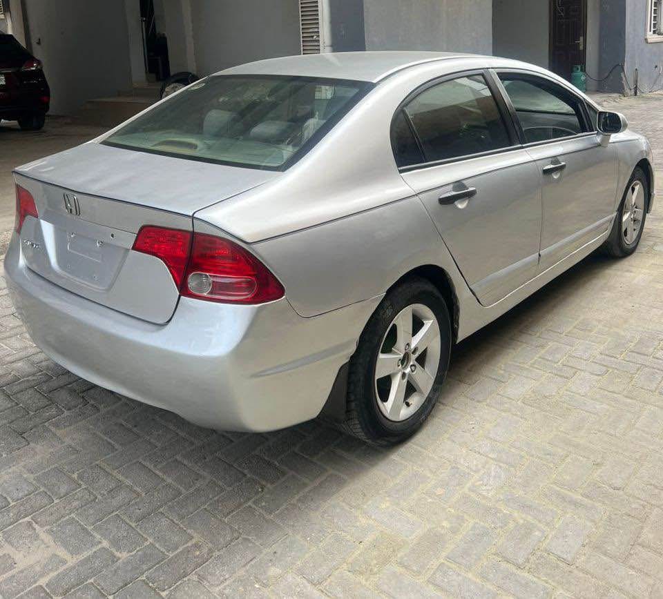 A picture of Honda Civic 2007 Toks Standard 