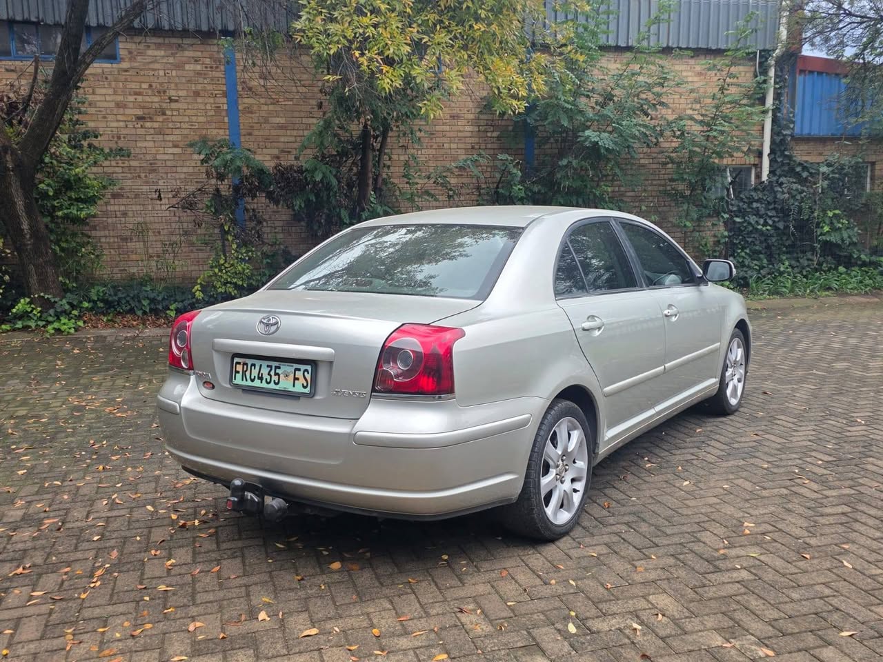 used toyota avensis