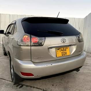A picture of TOYOTA HARRIER NEW