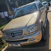 A picture of ML350 2002 21M