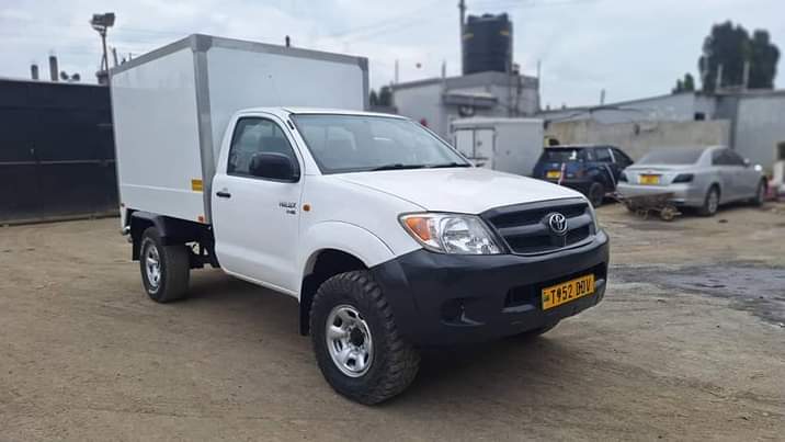 A picture of Toyota hilux pick up