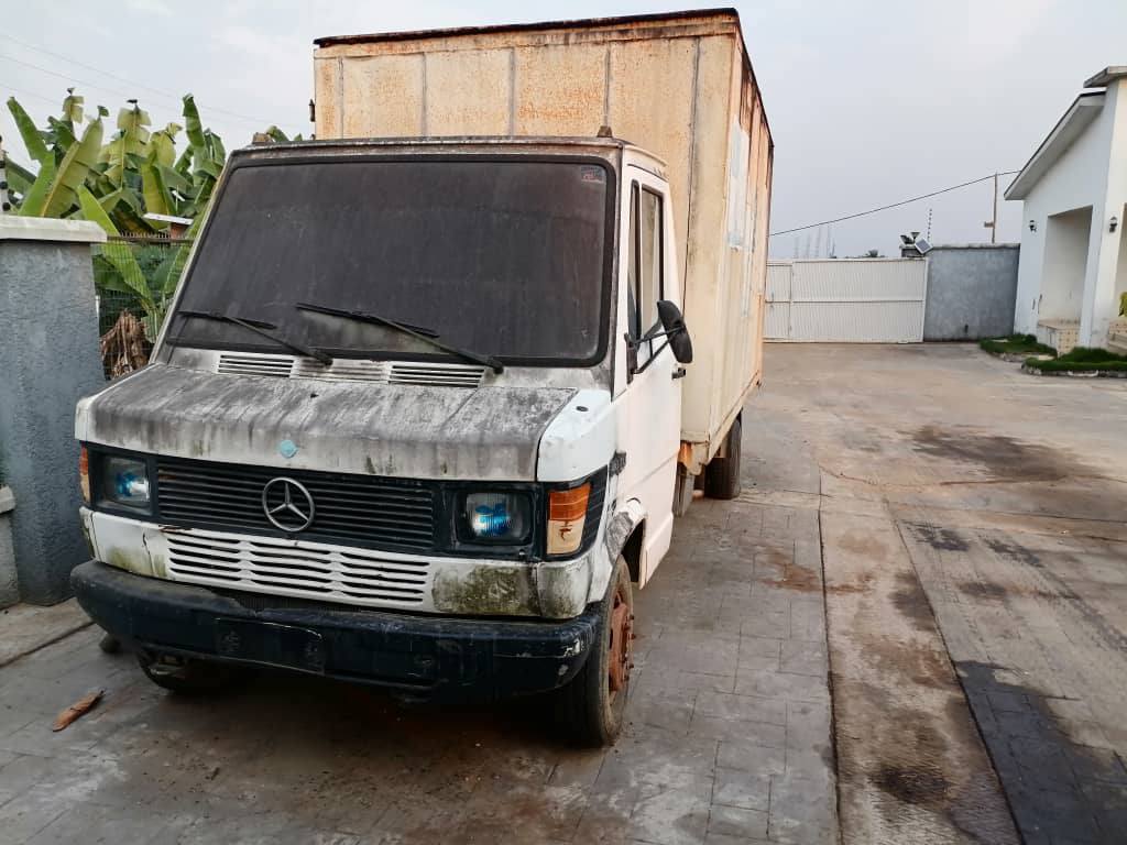 A picture of Mercedes Truck