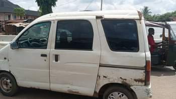 A picture of Sound hijet mini bus with sound engine and good manual