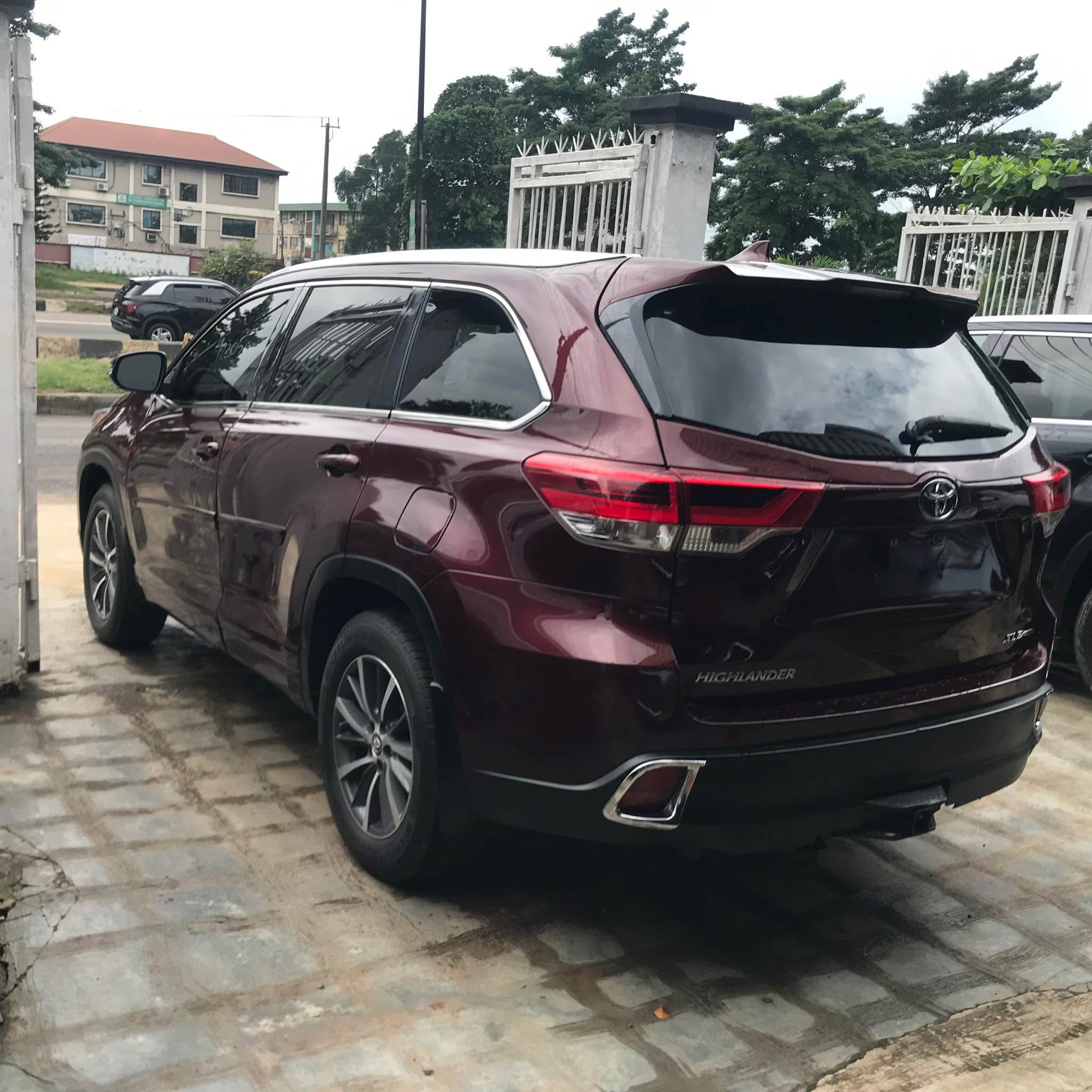 A picture of Toyota Highlander 2018