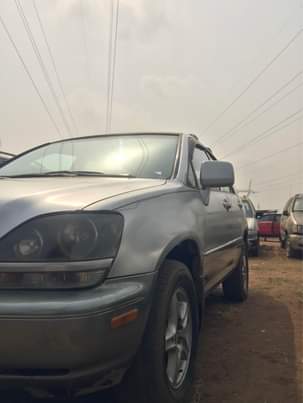 A picture of Lexus RX 300