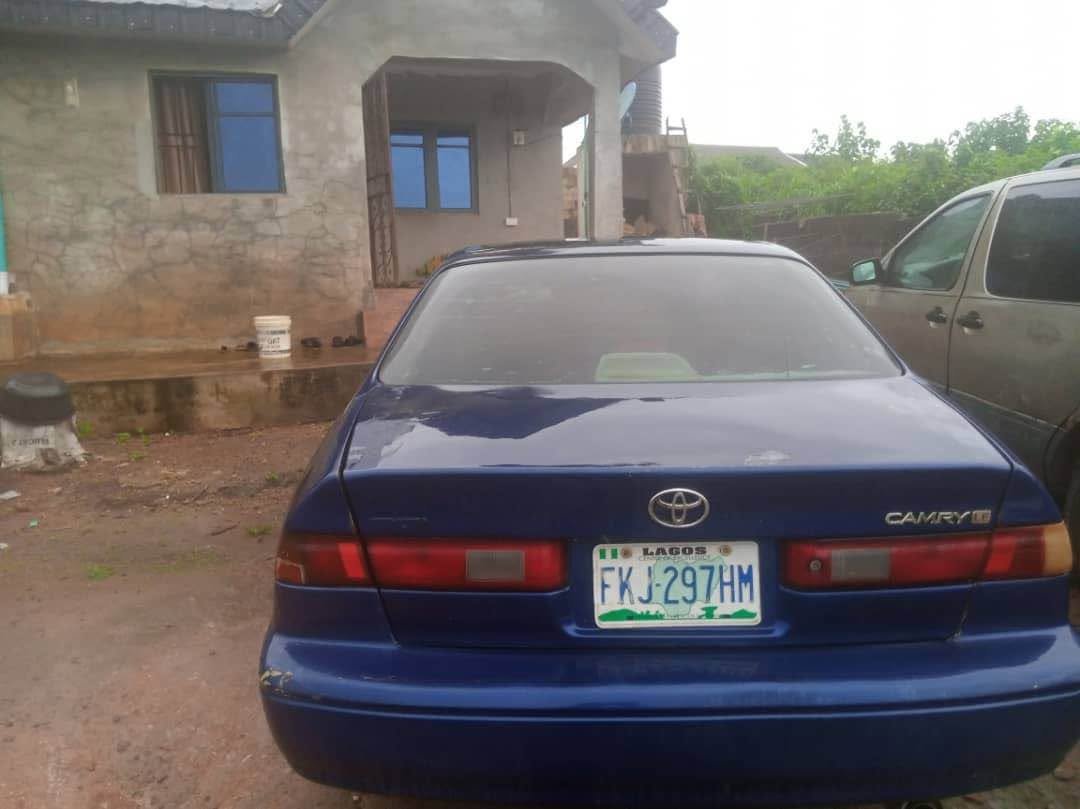 A picture of Good 2000 Toyota Camry Tiny Light