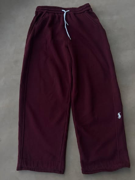 A picture of sweaterpants
