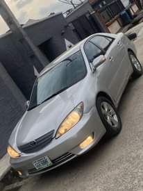 A picture of TOYOTA CAMRY 2005