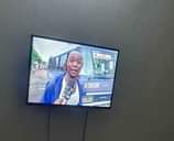 A picture of Evvoli smart tv inch 32