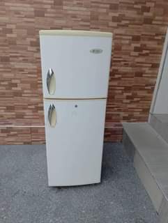 A picture of Fridge inagandisha na kupooza 270 000 0716691688 whatsaap calls