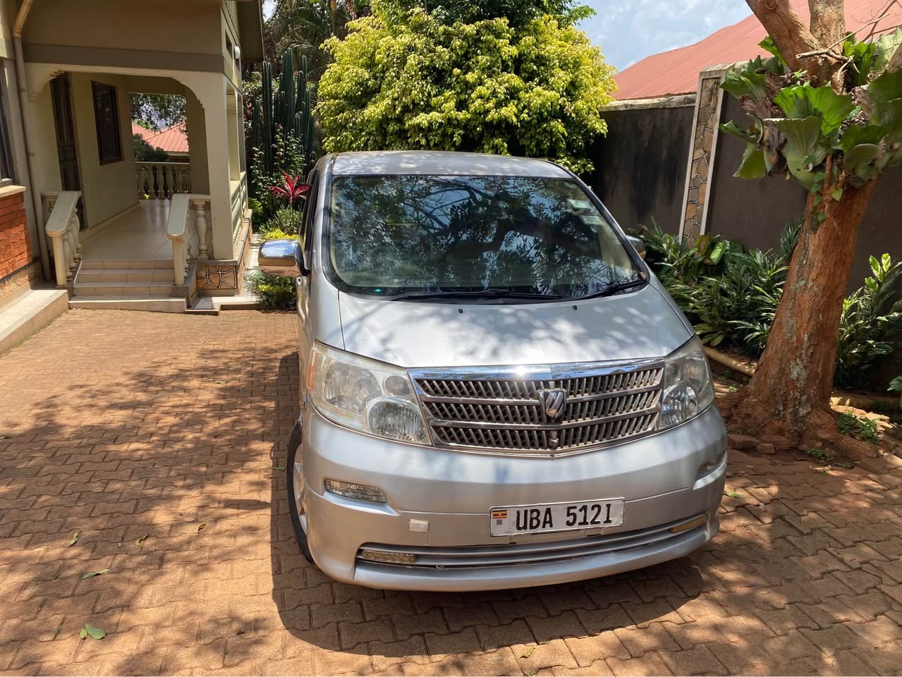 toyota alphard