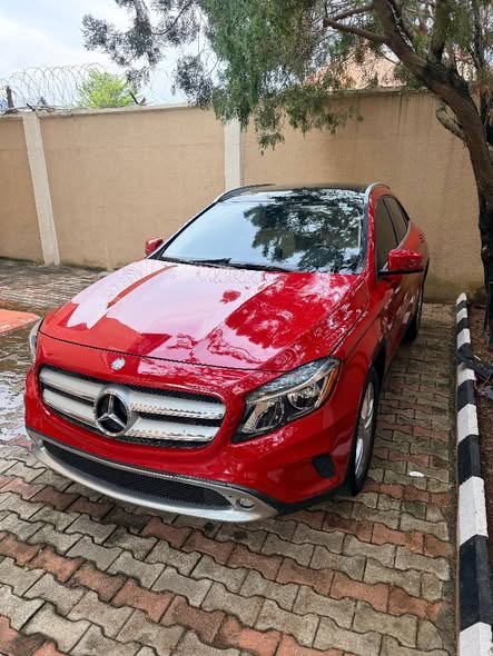 A picture of 2016 Mercedes Benz GLA250