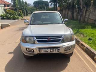 A picture of Mitsubish pajero petro 10m