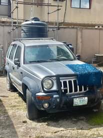 A picture of Toyota sequoia Nissan armada nd liberty jeep