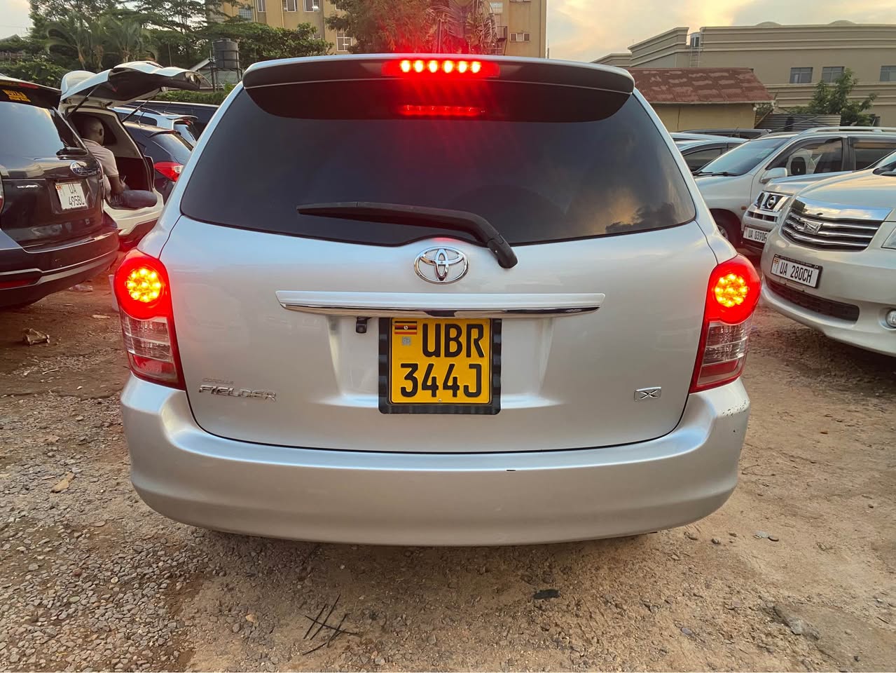 toyota fielder