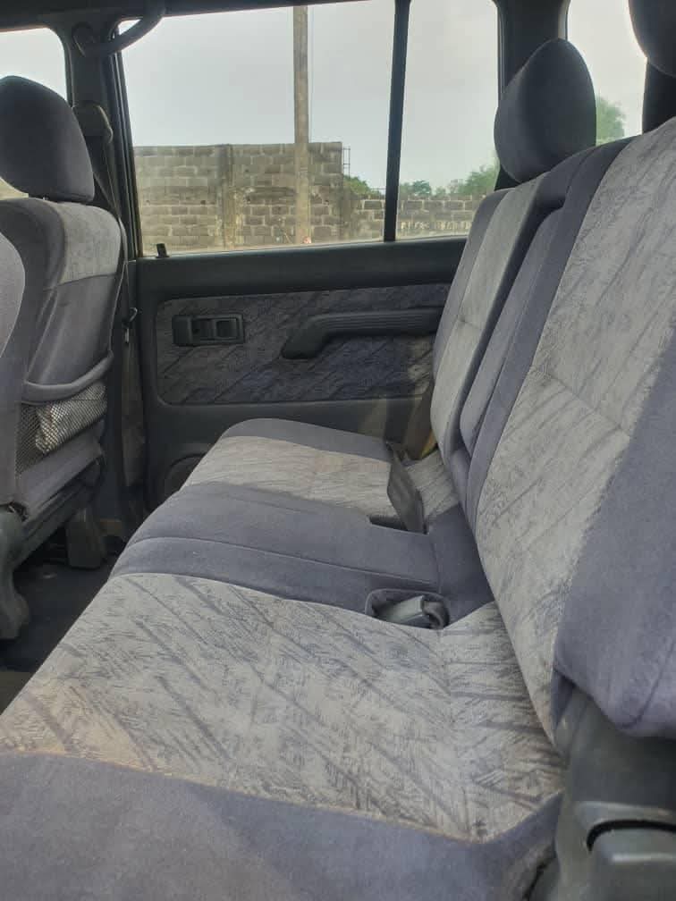 A picture of Land cruiser Prado 2000
