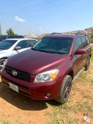 A picture of Toyota Rav4 Very Good