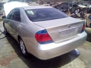 A picture of 2005 TOYOTA CAMRY XLE