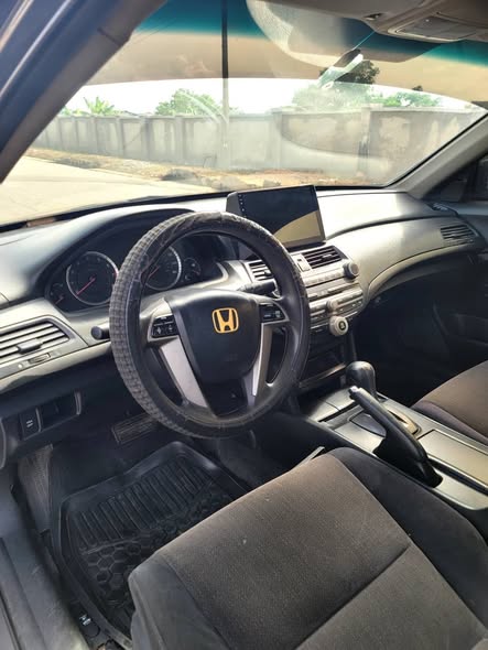 A picture of Very sharp 2008 Honda accord with untampered engine and gear