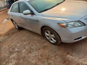 A picture of lagos deal 2009 Toyota Camry weh dey very sharp at